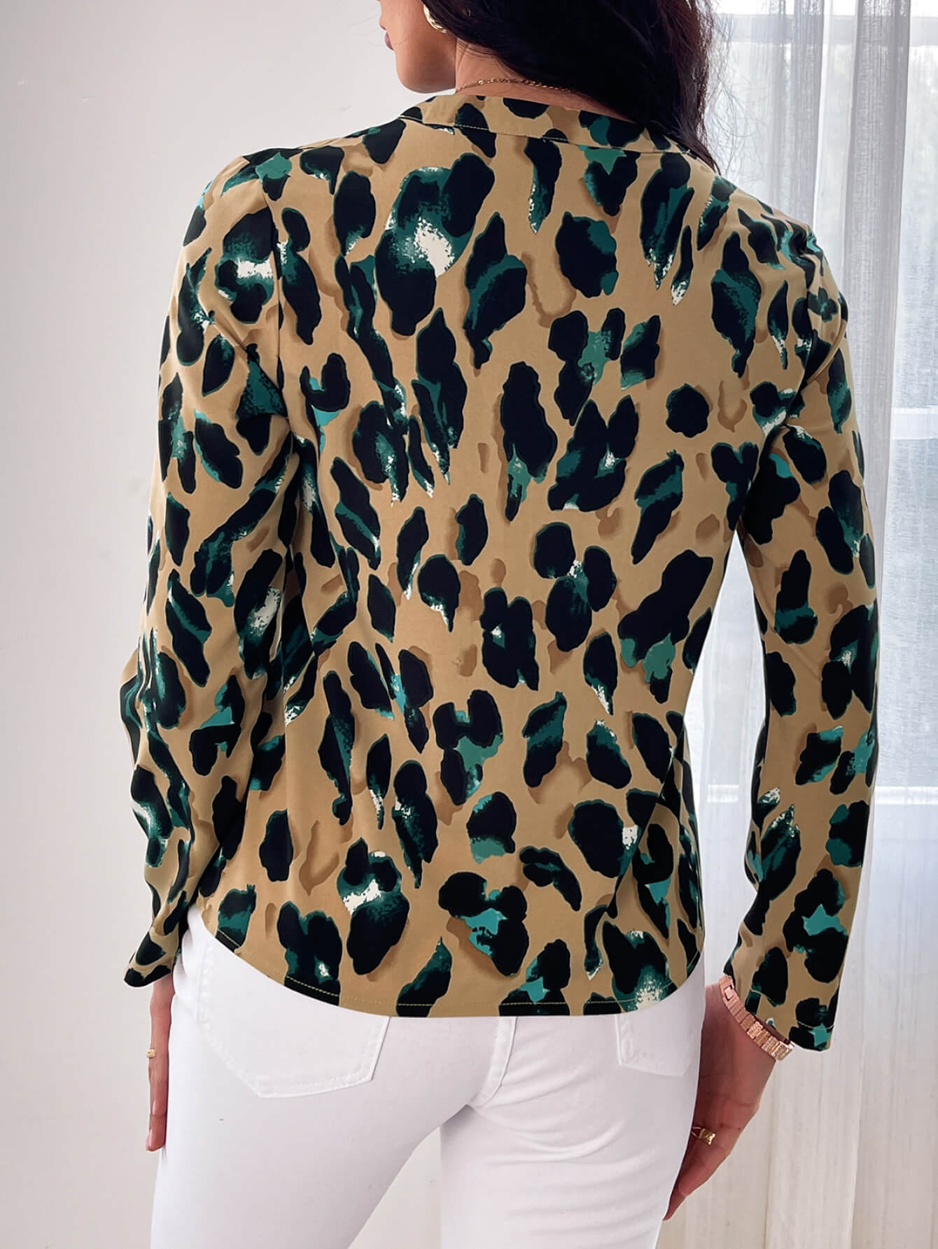 Printed V-Neck Pleated Blouse