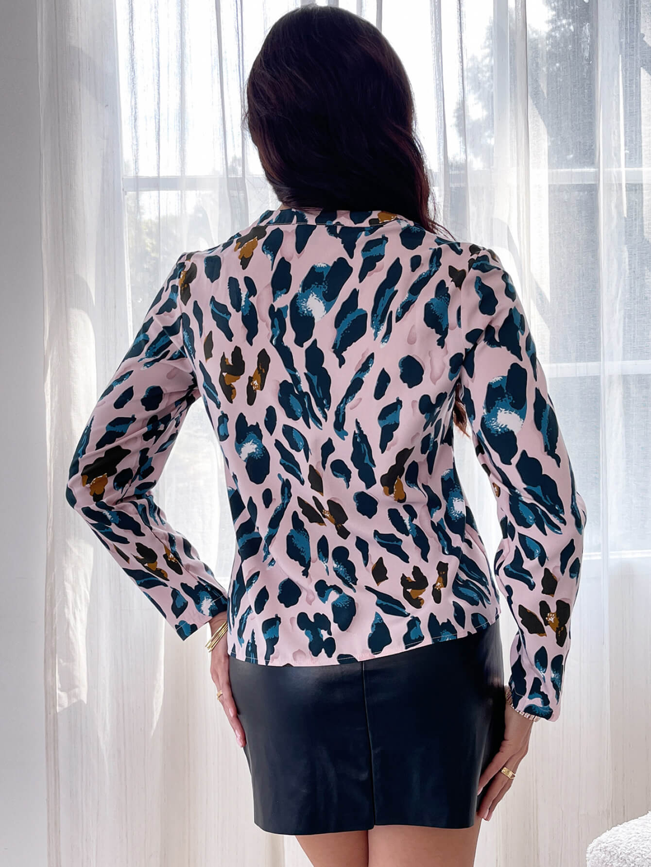 Printed V-Neck Pleated Blouse