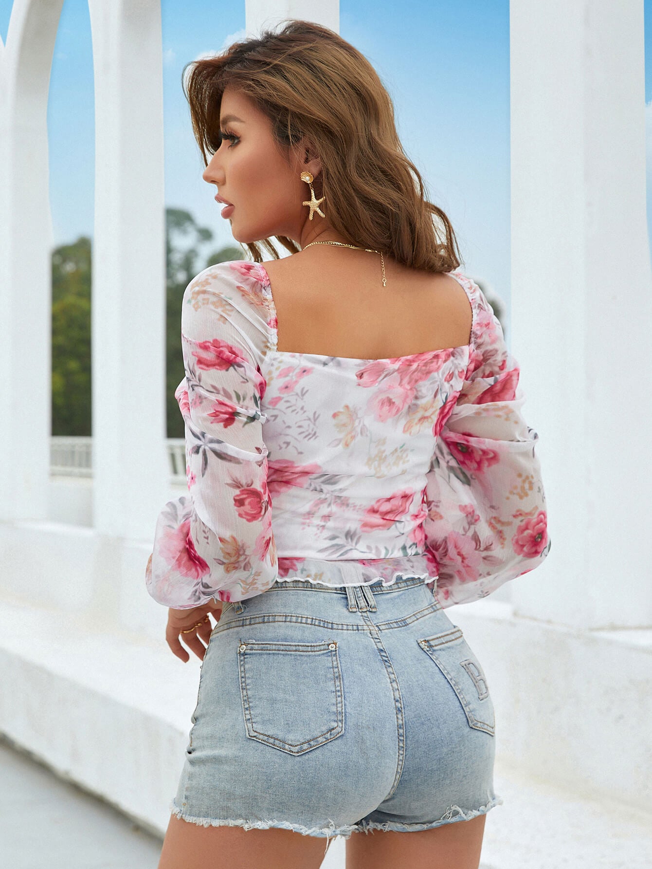 Floral Sweetheart Neck Balloon Sleeve Cropped Top